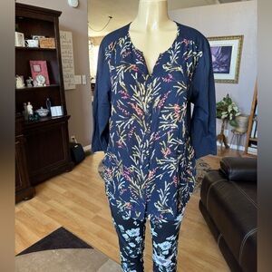 VanHuesen multicolored 3/4 sleeves Vneck blouse-size XL